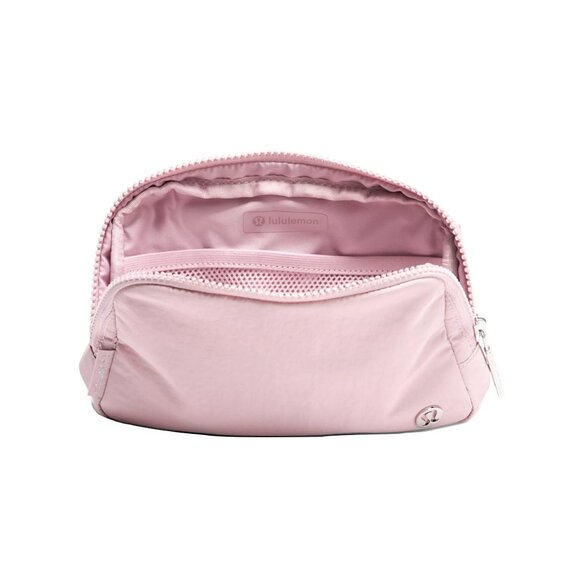 NWT Lululemon Everywhere Belt Bag with Long Strap 1L - Picture 4 of 4
